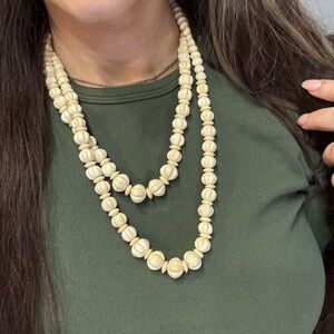 Vintage Elegant Cream Beaded Necklace